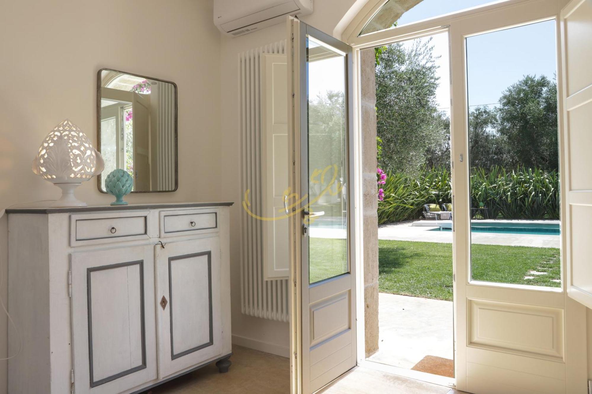 Td Dimora Del Giglio With Organic Garden With Pool Villa Ostuni Exterior photo