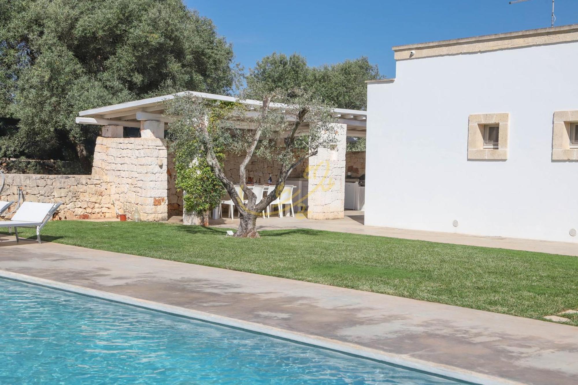 Td Dimora Del Giglio With Organic Garden With Pool Villa Ostuni Exterior photo